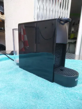 Cafetera Nespresso Negra