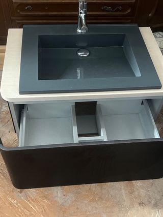 Lavabo de resina y madera