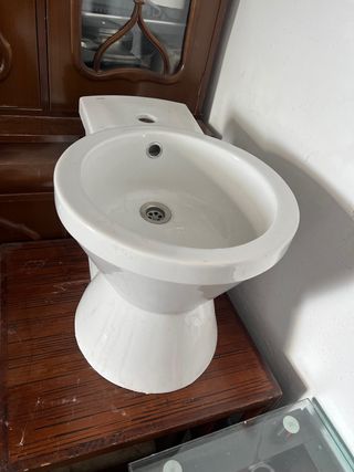 Lavabo de resina y madera