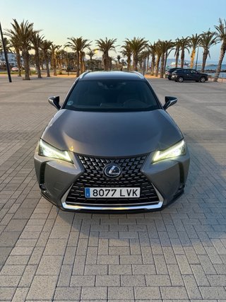Lexus UX 2021