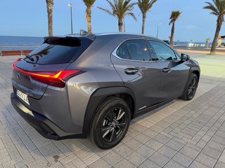 Lexus UX 2021