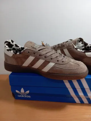 Adidas Sneakers Marrones con Estampado Animal