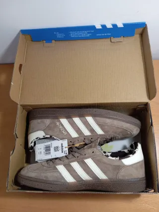 Adidas Sneakers Marrones con Estampado Animal