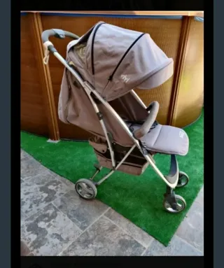 Silla de paseo ligera y plegable marca Asalvo
