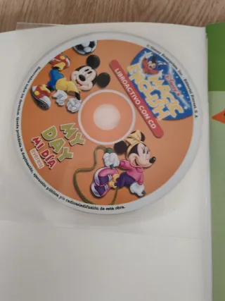 Libro infantil de Disney para aprender inglés.