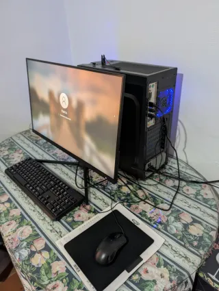 PC y Monitor Negro