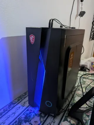 PC y Monitor Negro
