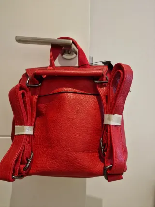 Mochila bolso roja nueva