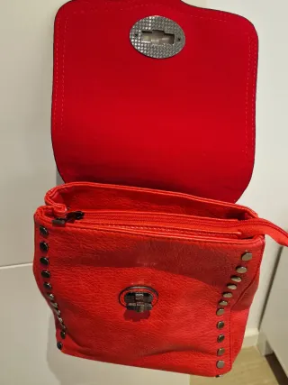 Mochila bolso roja nueva