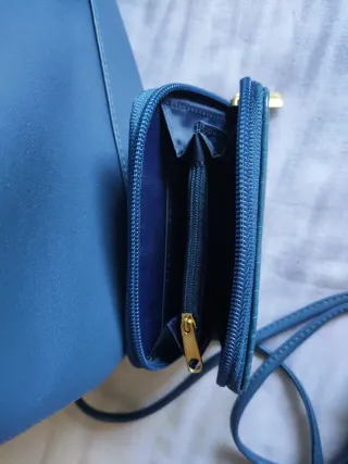 Mochila, monedero y porta móvil azul