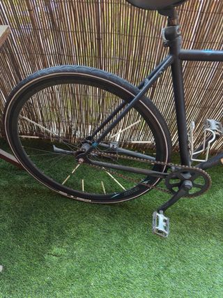 Bicicleta Fixie Negra con Freno delantero
