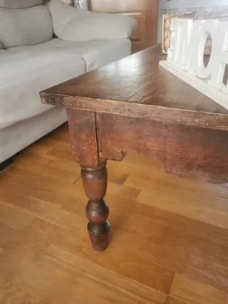 Mesa de centro de madera rústica