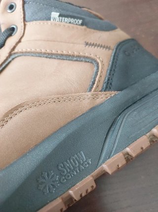 Botas de nieve y apreski impermeables de piel. 42