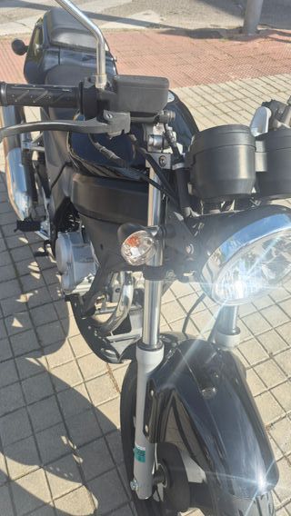 Daelim Roadwin 125 c.c. Negra