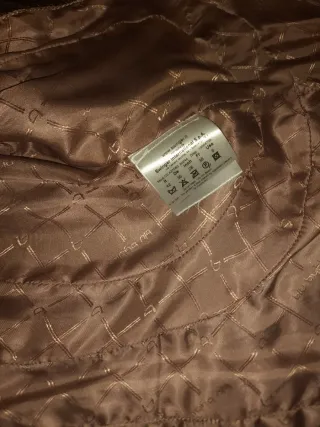 Blazer dorada metalizada con cinturón