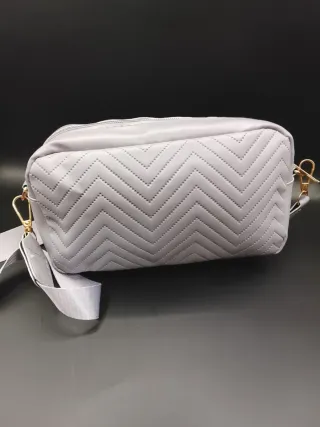 Bolso lila con mariposa | Súper cute