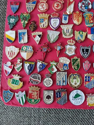 PINS EQUIPOS ESPAÑOLES FUTBOL-2,30 UNIDAD