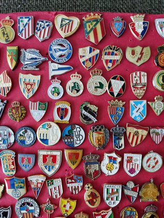 PINS EQUIPOS ESPAÑOLES FUTBOL-2,30 UNIDAD