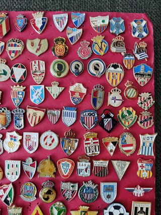 PINS EQUIPOS ESPAÑOLES FUTBOL-2,30 UNIDAD