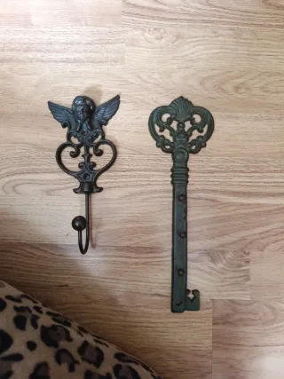 Colgador vintage ángel y llave