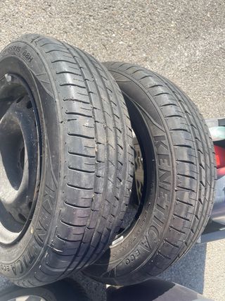 Pareja neumáticos Kenetica + llanta