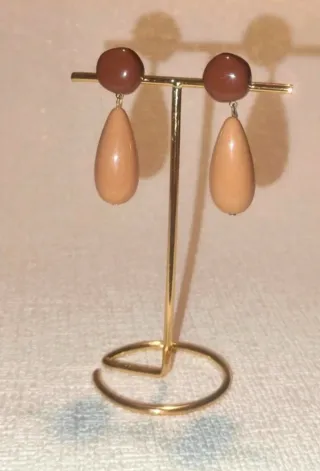 Pendientes lágrima beige/nude y marrón chocolate