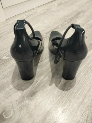 Zapatos charol Zara tacón alto