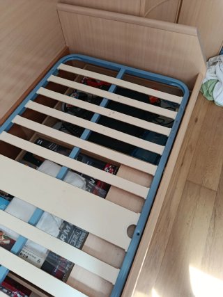 Mueble Cama con tres cajones y somier de láminas