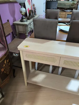 Mueble consola de entrada madera y ratán