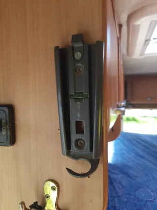 TV OKI 16 12/220V para Cámper