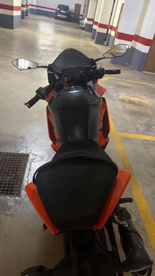 KTM RC 125 2024 Naranja/Negra