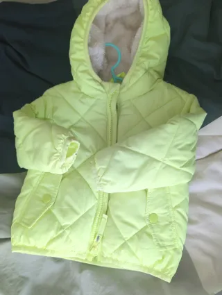 Chaqueta de bebé amarilla