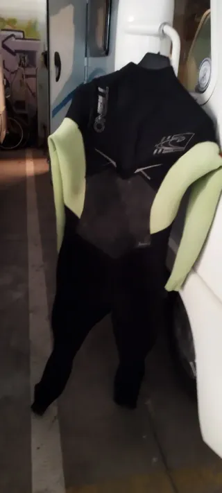 Traje de neopreno O'Neill para surf talla L