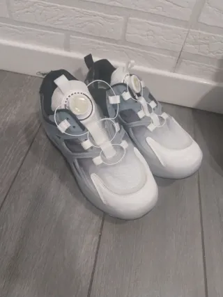 Zapatillas ruedas talla 36