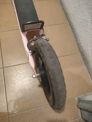 Patinete rosa ruedas grandes