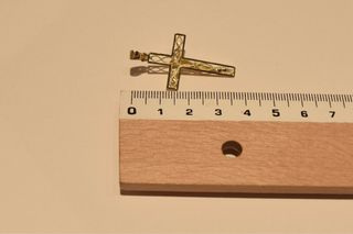 CRUZ DE ORO 18K/2.4GR