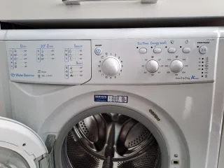 LAVADORA INDESIT 7KG A+ EN PERFECTAS CONDICIONES