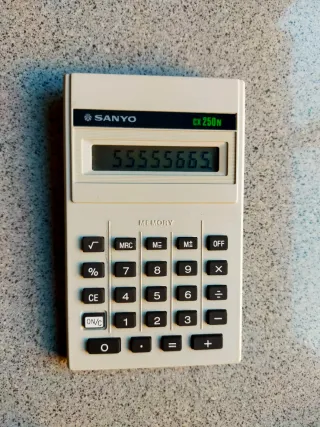 2 calculadoras vintage Canon y Sanyo
