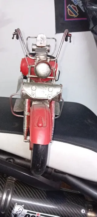 Moto Decorativa Roja