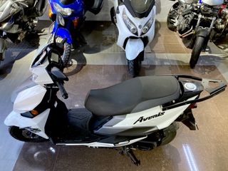 Suzuki Avenis 125 Scooter