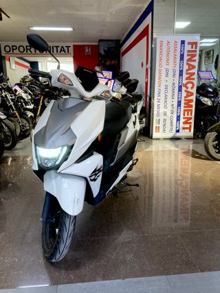 Suzuki Avenis 125 Scooter