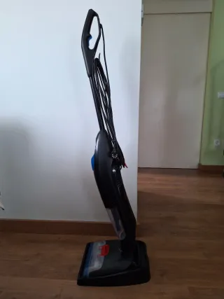 Aspiradora que aspira y friega Vileda Jet Clean