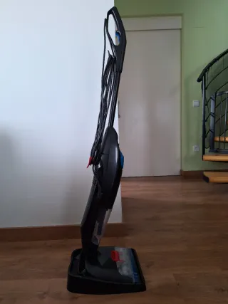 Aspiradora que aspira y friega Vileda Jet Clean