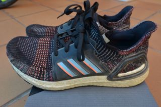 Zapatillas Adidas Boost Negras y Naranjas