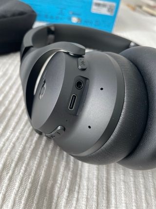 Cascos Soundcore Q20i Negros + Funda