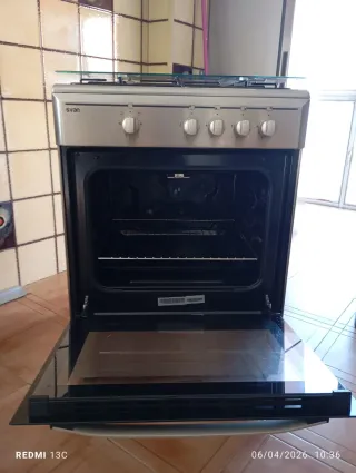 Cocina de gas con horno Svan