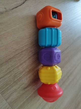 Cubo de actividades para bebé