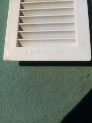 Rejilla ventilación blanca