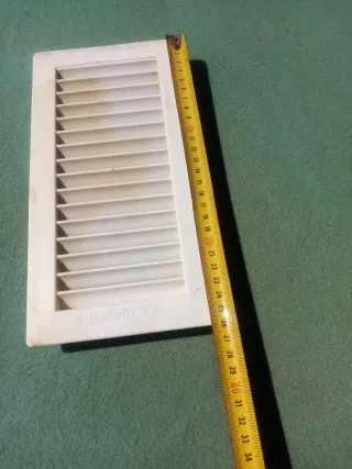 Rejilla ventilación blanca