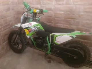 Moto IMR Motocross Verde y Blanca